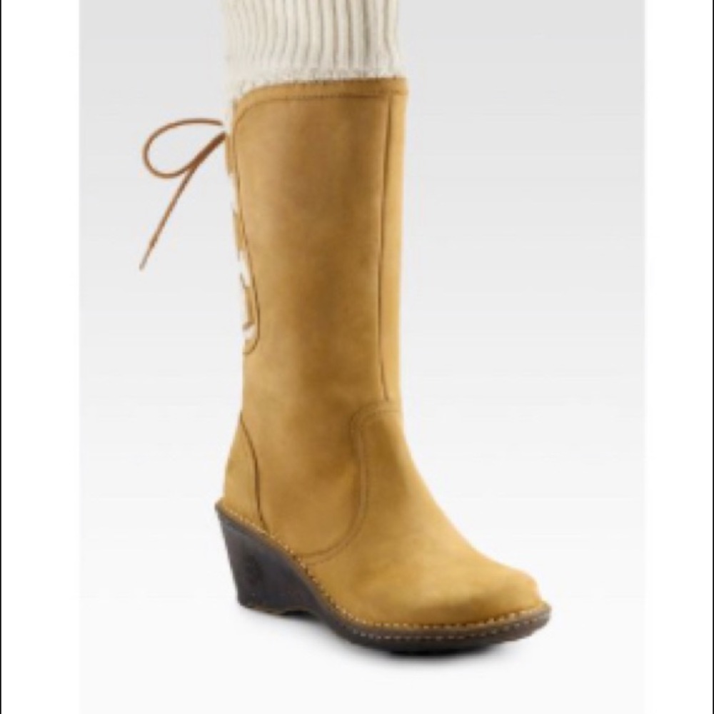 UGG Skylair wedge boot size 8